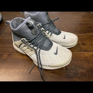 Wmns Air Presto Mid Utility Premium 'Light Bone' Size 7 Womens